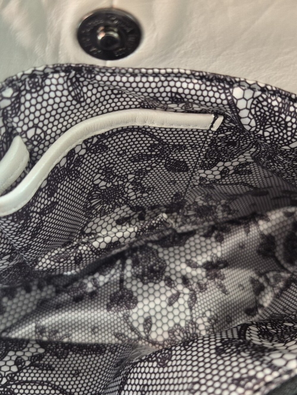 Betsey Johnson Vintage Pearl White Leather Hobo Bag - Picture 12 of 13